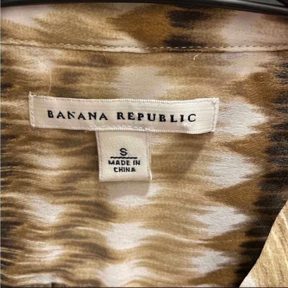 Banana Republic Tie Dye Tunic Blouse Olive Green and Beige - Picture 2 of 8